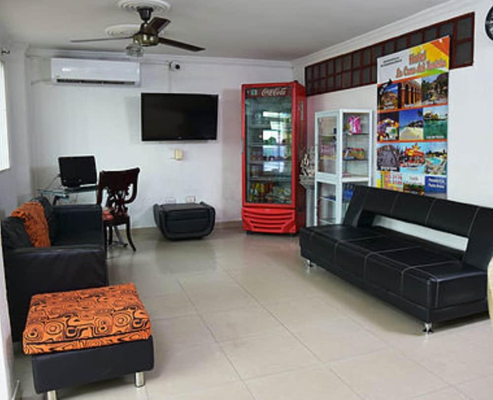 Hotel La Casa Del Turista Cartagena Bagian luar foto